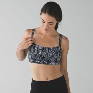 Lululemon Straight Up Bra
Banana Leaf White Black